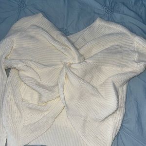 White Knitted sweater with twisted back